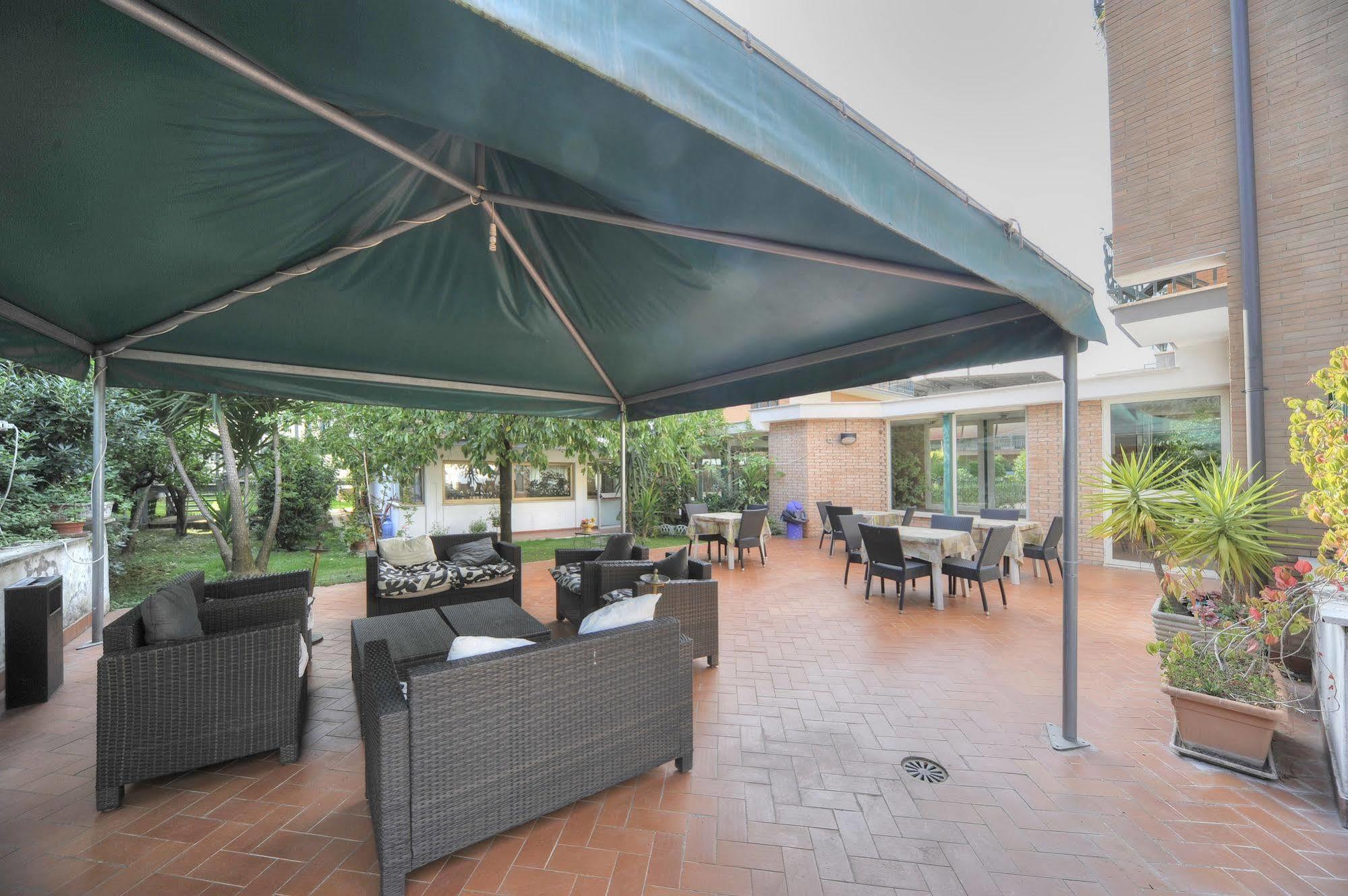 Hotell Aurora Garden
