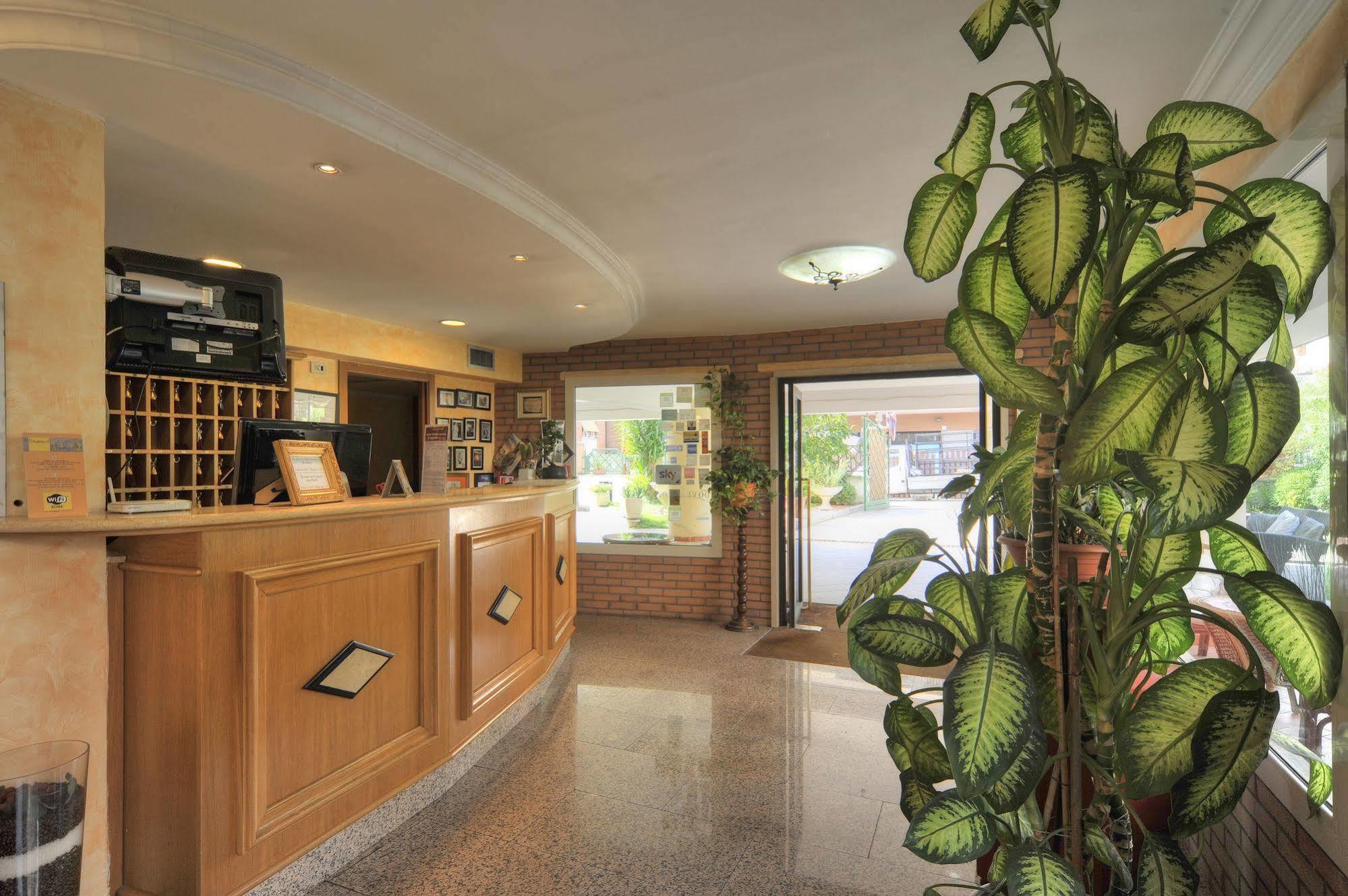 Aurora Garden 3* Rom