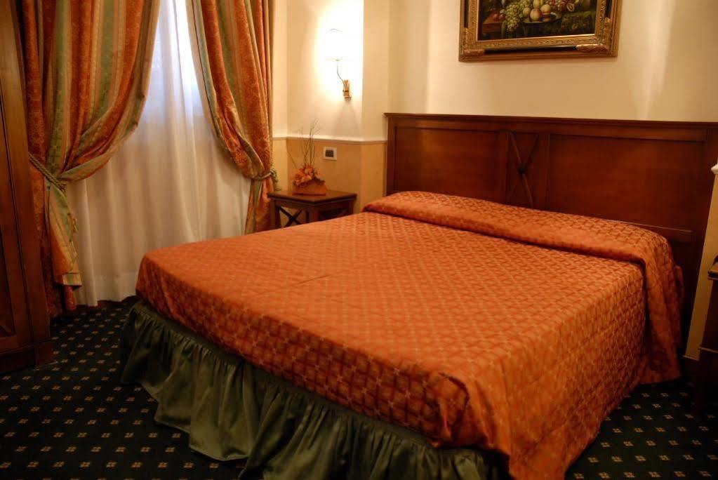 Hotell Aurora Garden Rom